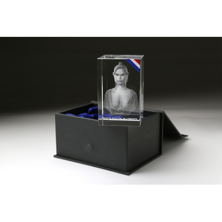 Buste de Marianne dans bloc en verre optique CASTA